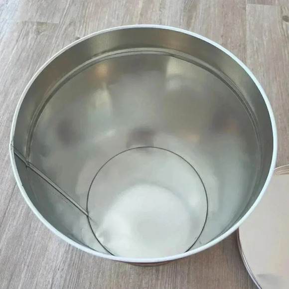 Nebraska Huskers Metal Tin with Lid - Picture 8 of 9